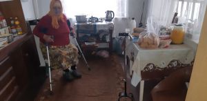 Довгоочікувані милиці —  у подарунок мешканці прифронтового Чермалика