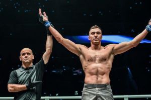 Переконливий реванш і світовий титул Романа Криклі