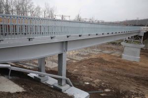 У Станиці Луганській міст став символом єдності