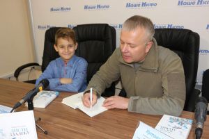 Учасник бойових дій Борис Кутовий презентував свою книжку «Листи здалеку»