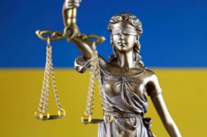 Судді є, але не всі вони можуть здійснювати правосуддя