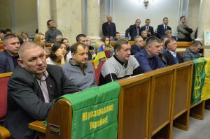 Навколо гектарів продовжують ламати списи: позиція опозиції
