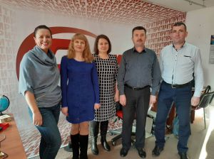Жителі Рівненщини слухають радіоуроки Управління Держпраці