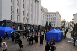 Активісти згорнули наметове містечко на Банковій