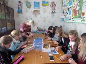 У Медоборах уже плетуть святкові снопи