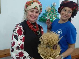Афіни підкорює давній символ єдності поколінь