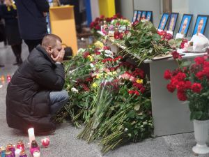 Країна у жалобі за загиблими в авіакатастрофі
