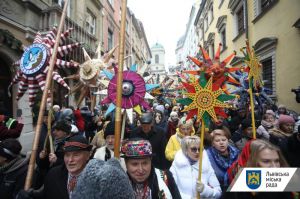 У рамках Різдвяного фестивалю у Львові відбулася «Хода звіздарів»