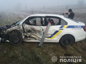 На Херсонщині машина поліцейського протаранила патрульний автомобіль