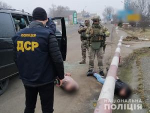 На Буковині затримали банду зухвалих рекетирів