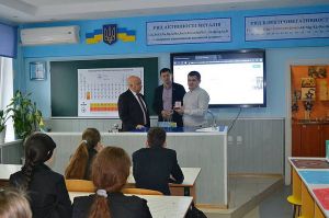 Атомники РАЕС розробили таблицю власного дизайну