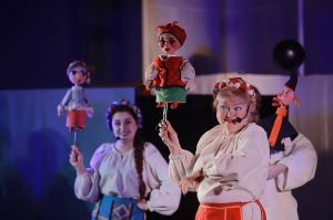 Книголюбам Дніпра — безплатний квиток на виставу
