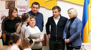 Учасникам бойових дій — реабілітація і соціальна підтримка, переселенцям — ключі від квартир