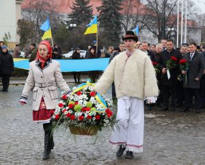 Береги Ужа поєднали стометровим прапором