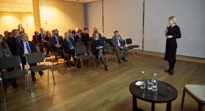 Дипломатів інформуватимуть  про позитивні зміни, які в нас відбуваються