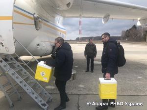 У Нових Санжарах евакуйовані з Китаю просять тиші 