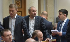 Залишається розглянути майже тисячу поправок