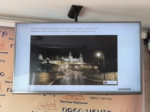 Кам’янець-Подільську фортецю одягнуть у біле
