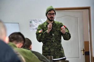 Канадці навчають поводження з мінами