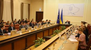 Уряд заборонив експорт протиепідеміологічних виробів і обмежив масові заходи за участі понад 200 осіб
