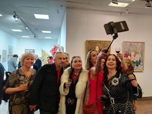 «Дві іпостасі» художниці Валентини Плавун