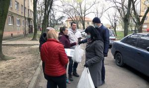 Соціально незахищеним ужгородцям — руку допомоги