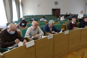 Міська влада Кам'янця-Подільського йде у неоплачувану відпустку