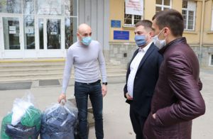 Зарплату — на благодійність