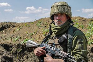 Кінооператор Олександр Андріяшин змінив камеру на автомат