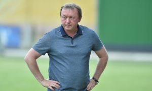 Сигарети — тренеру «Олександрії» не друзі