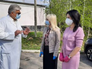 Ірина Борзова: «Наша головна мета, щоб медики були захищені, а проблемні питання вирішуються у взаємодії представників влади, депутатів і медиків»