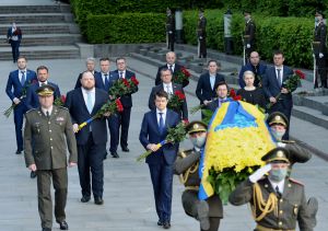 Дмитро Разумков: «Ми маємо пам’ятати, завдяки кому сьогодні можемо вільно спілкуватися і жити на рідній землі»