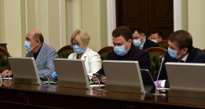 Виносити уроки з минулого та з оптимізмом дивитися у майбутнє