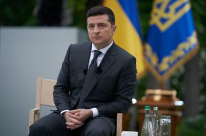 Володимир Зеленський: ''Ми будемо відповідати, але перші стріляти ми не будемо''