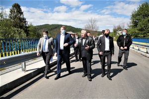 Дорога життя Яблунів — Космач