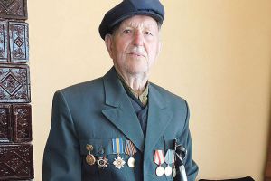 Онуки пишаються дідусем