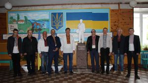 У школі Олевського району постав Кобзар
