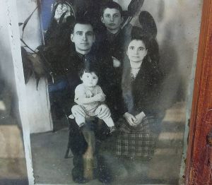 І в сто років ходить гуляти на річку Супій