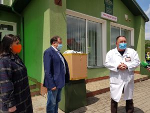 Допомагати медикам, незважаючи ні на що 