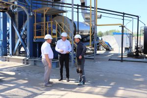 Модернізація заводу прискорить реконструкцію доріг