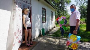 Народилося троє синів, а в батьків навіть на візочок грошей немає