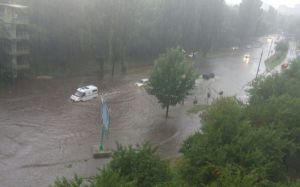 Негода вируватиме й надалі