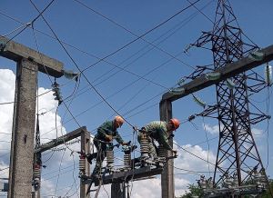 У Немовичах енергетики реконструюють лінію, у Сарнах відремонтували підстанцію