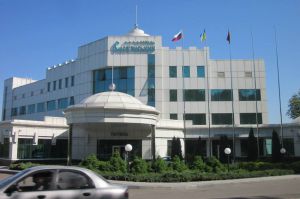 У Новгороді-Сіверському готель продають, а місцева влада — проти