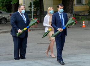 Це не просто книга, а Основний Закон,  на якому базується життя країни