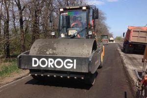 Завершують ремонт дороги Просяна — Великомихайлівка