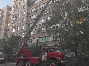 У Кременчуці хлопчик ледь не випав з балкона