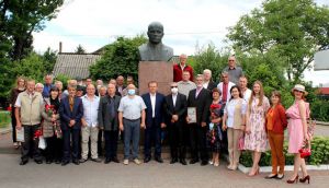 Прикарпаття: День народження Марка Черемшини відзначили в саду
