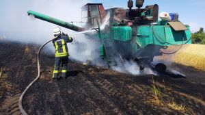 Врятували  комбайн і пшеницю