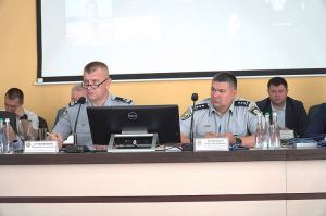Поліція показує, що здатна допомагати та захищати